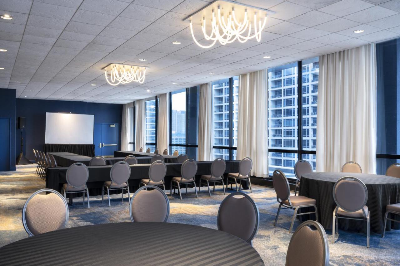 Voco Chicago Downtown - Riverwalk By Ihg מראה חיצוני תמונה