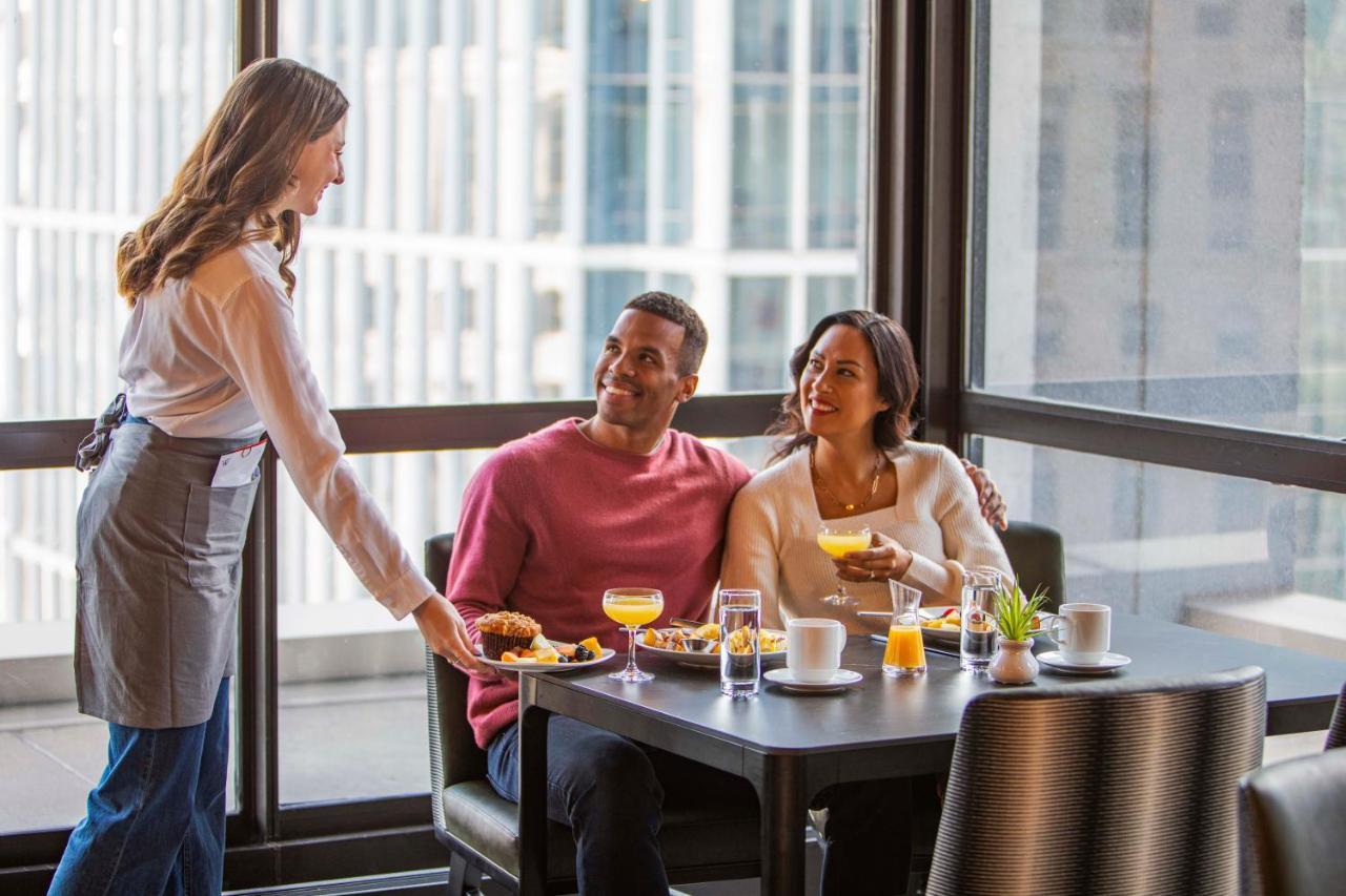 Voco Chicago Downtown - Riverwalk By Ihg מראה חיצוני תמונה