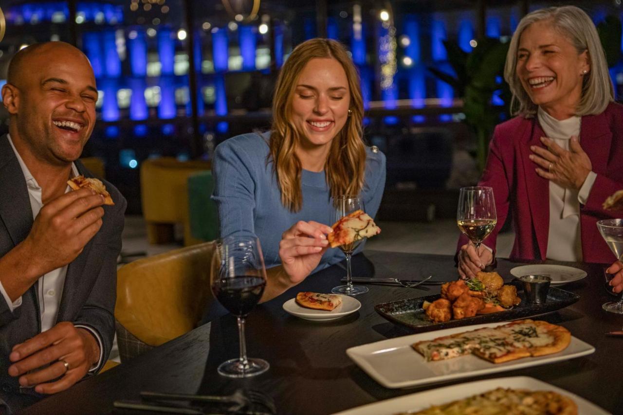 Voco Chicago Downtown - Riverwalk By Ihg מראה חיצוני תמונה