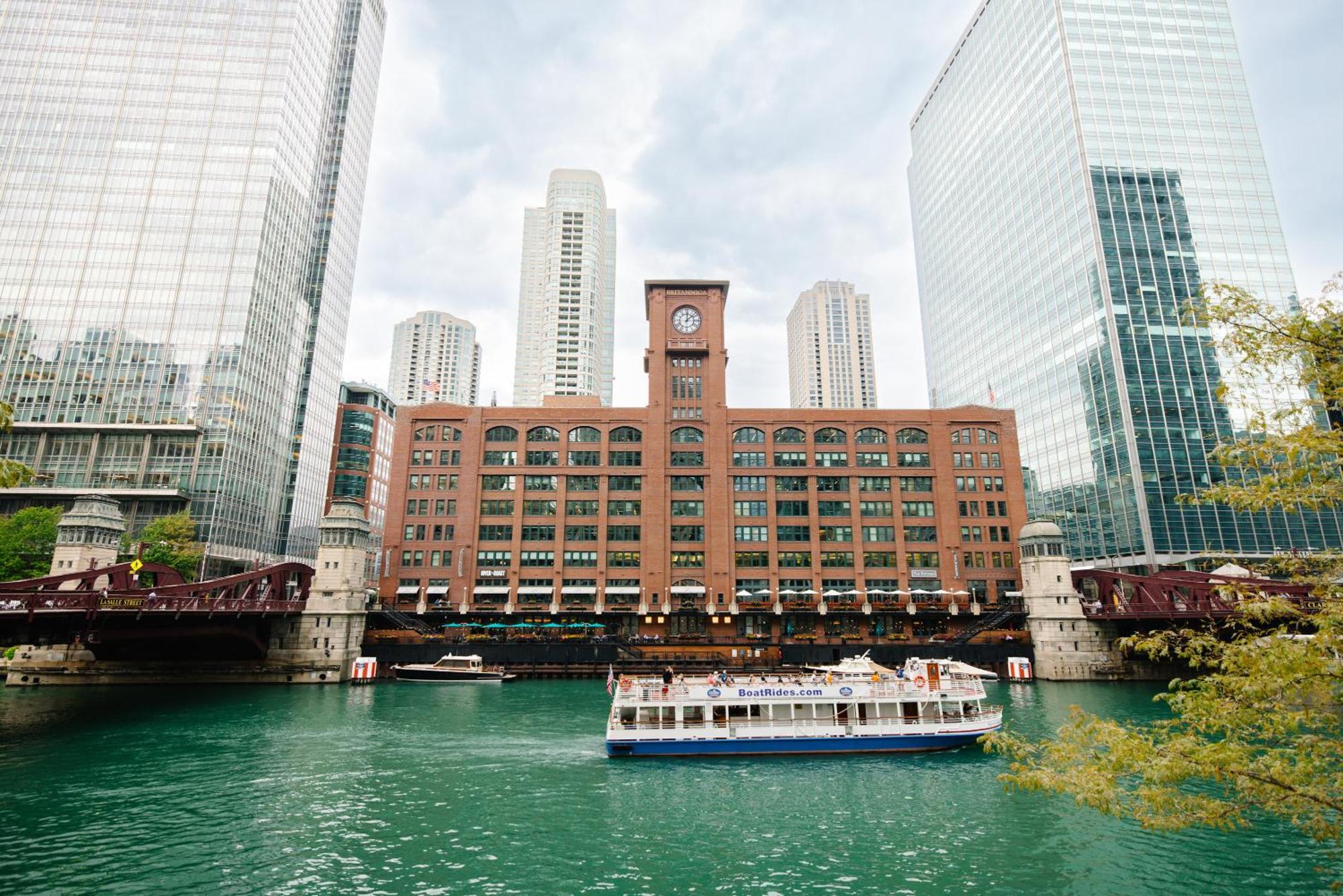 Voco Chicago Downtown - Riverwalk By Ihg מראה חיצוני תמונה
